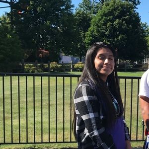 Meet your Posher, Itzel